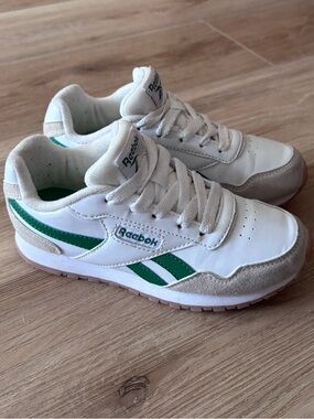 Reebok Kids Classic White & Green Leather Sneakers size 13 unisex